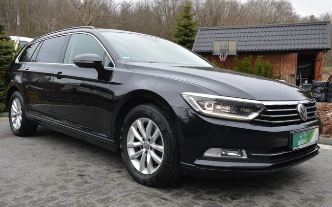 Volkswagen Passat cena 56800 przebieg: 262332, rok produkcji 2015 z Mirosławiec małe 781